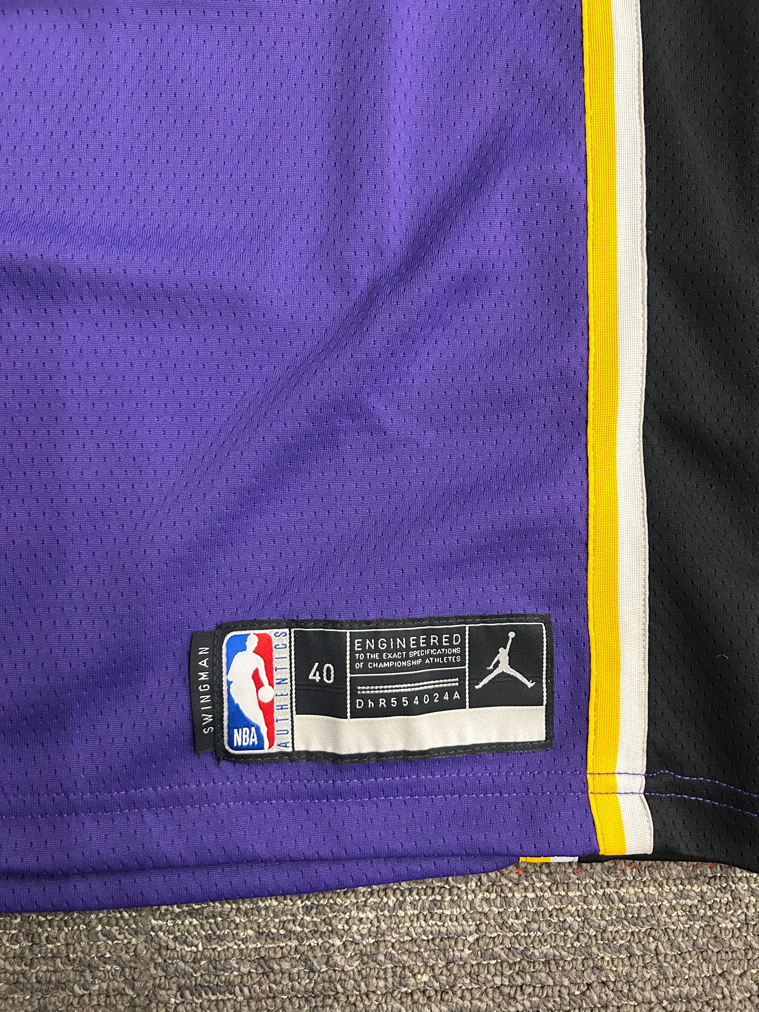 Nike Los Angeles Lakers LeBron James Statement Jersey Size 40 Small
