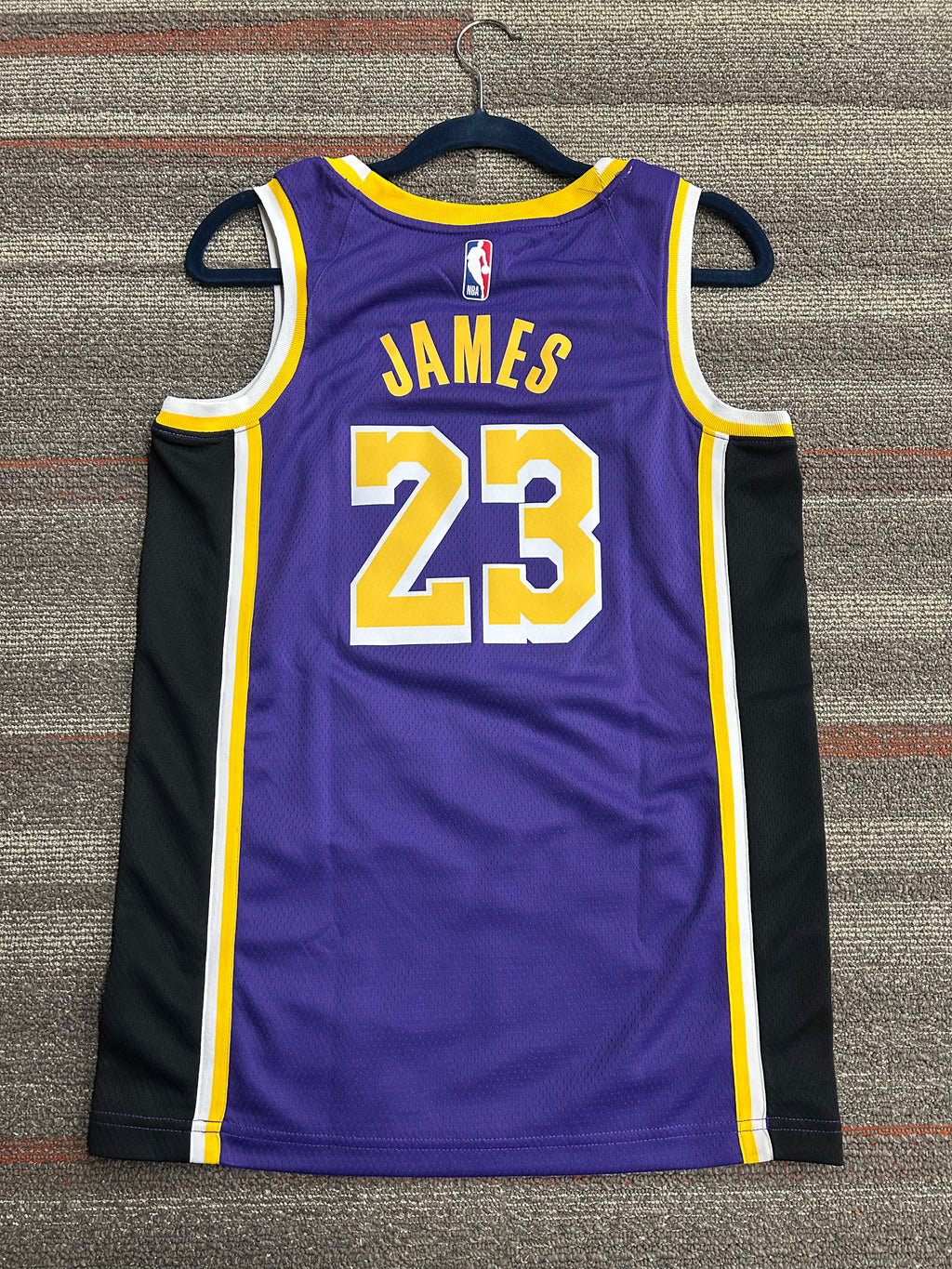 Nike Los Angeles Lakers LeBron James Statement Jersey Size 40 Small