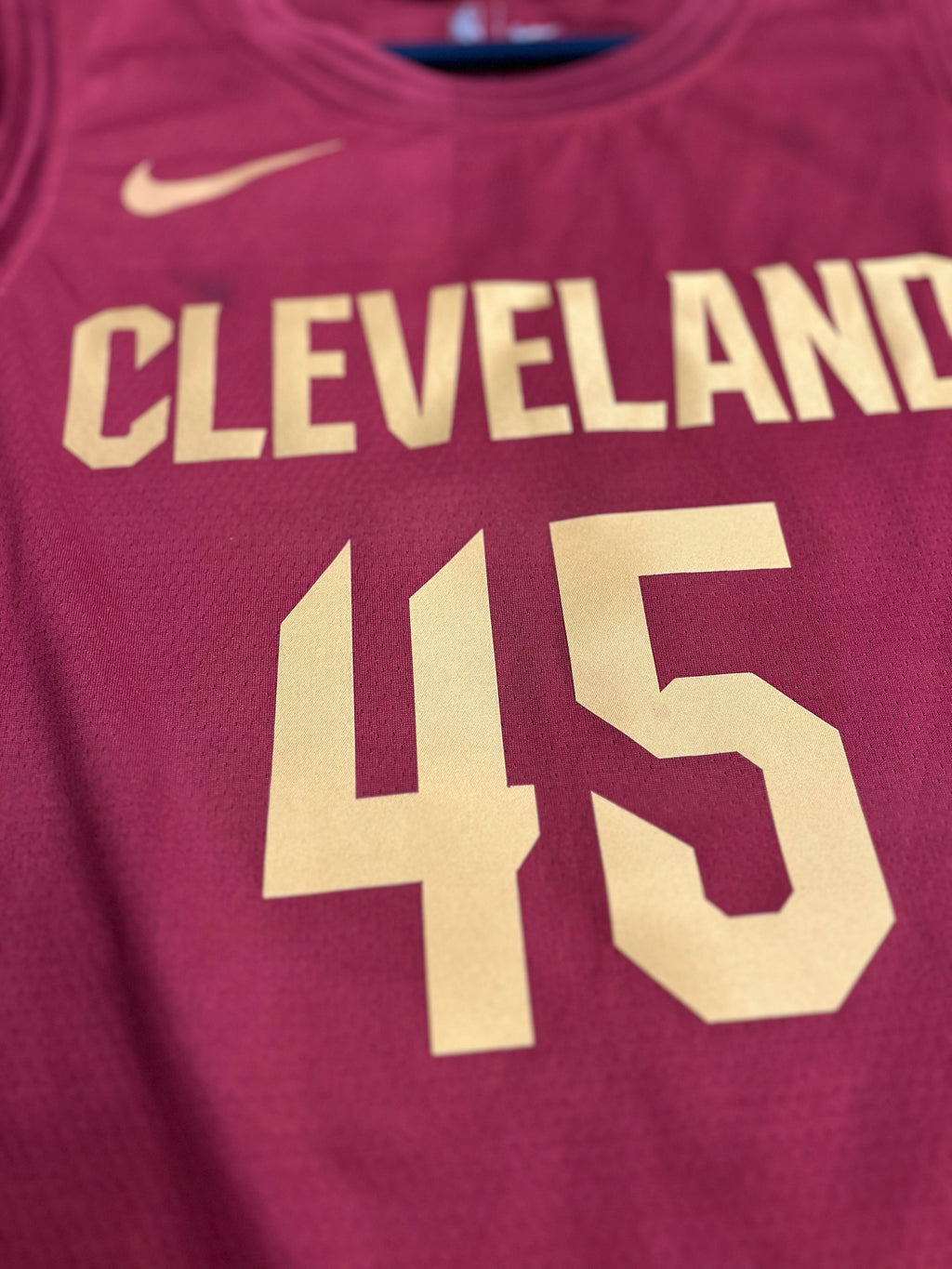Cleveland Cavs Donovan Mitchell Jersey Red Nike Size 44 M/L #45