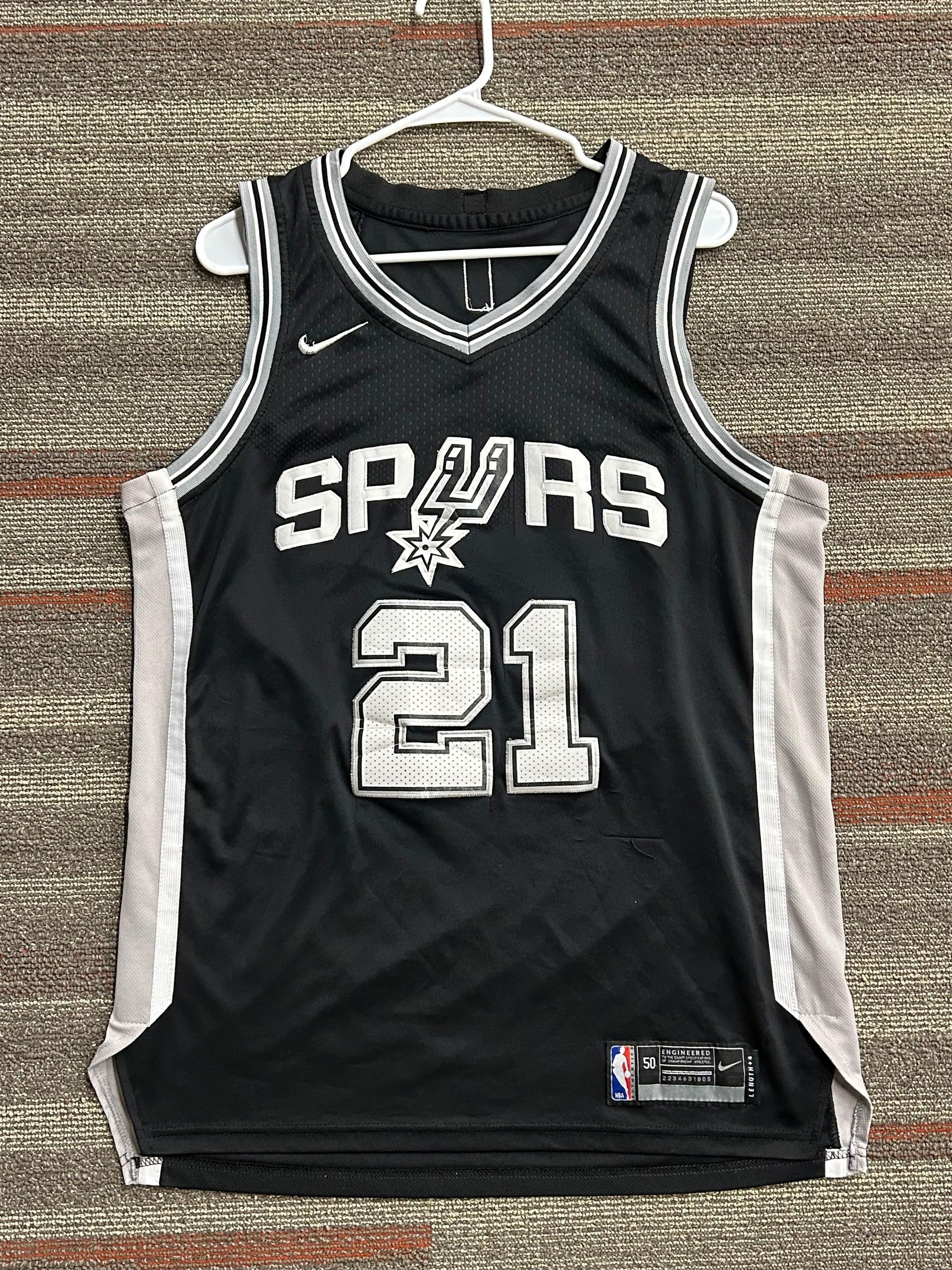 Vintage Nike Tim Duncan Black Jersey Size 50 L/XL San Antonio Spurs Men’s 2001