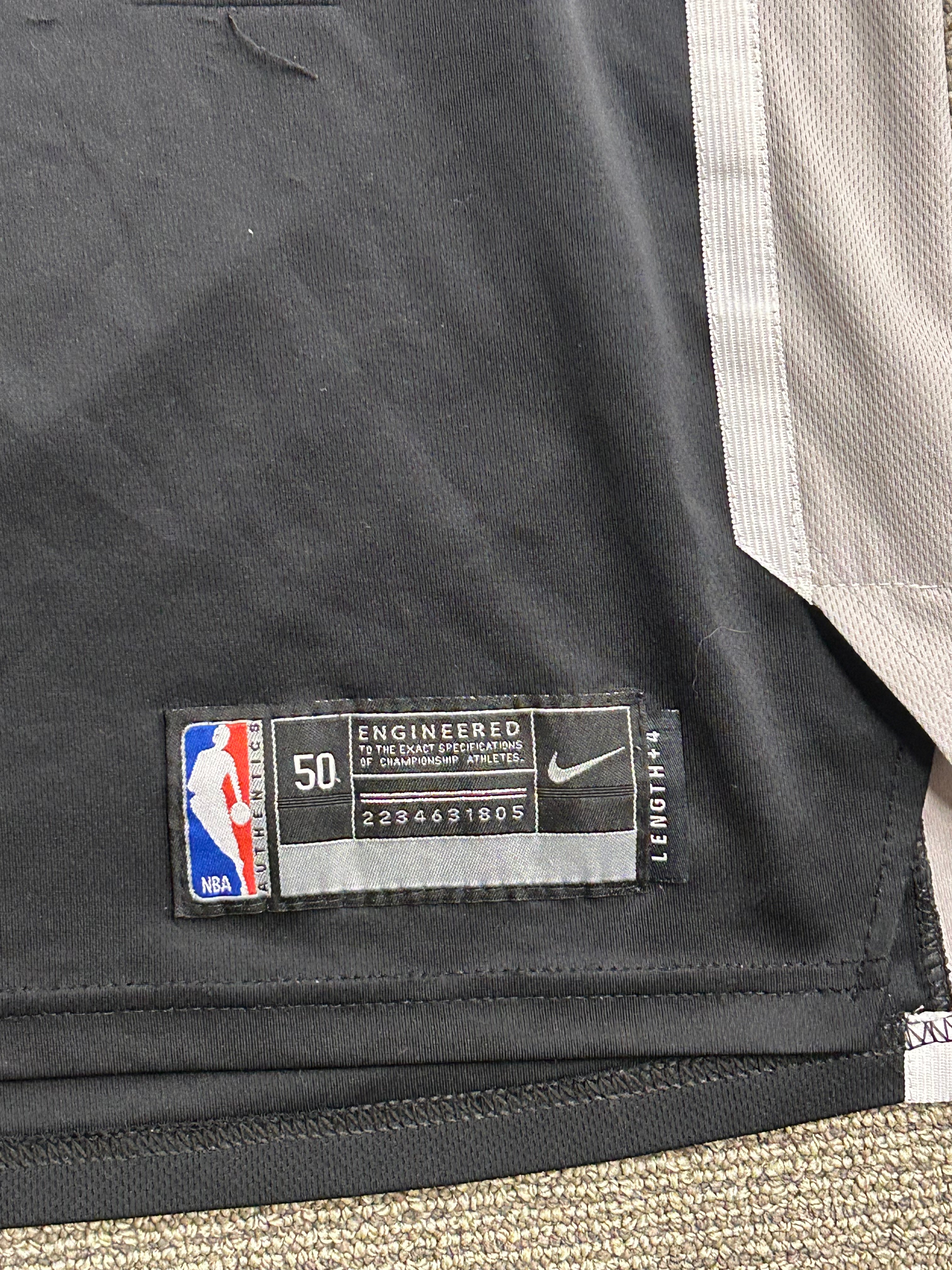 Vintage Nike Tim Duncan Black Jersey Size 50 L/XL San Antonio Spurs Men’s 2001