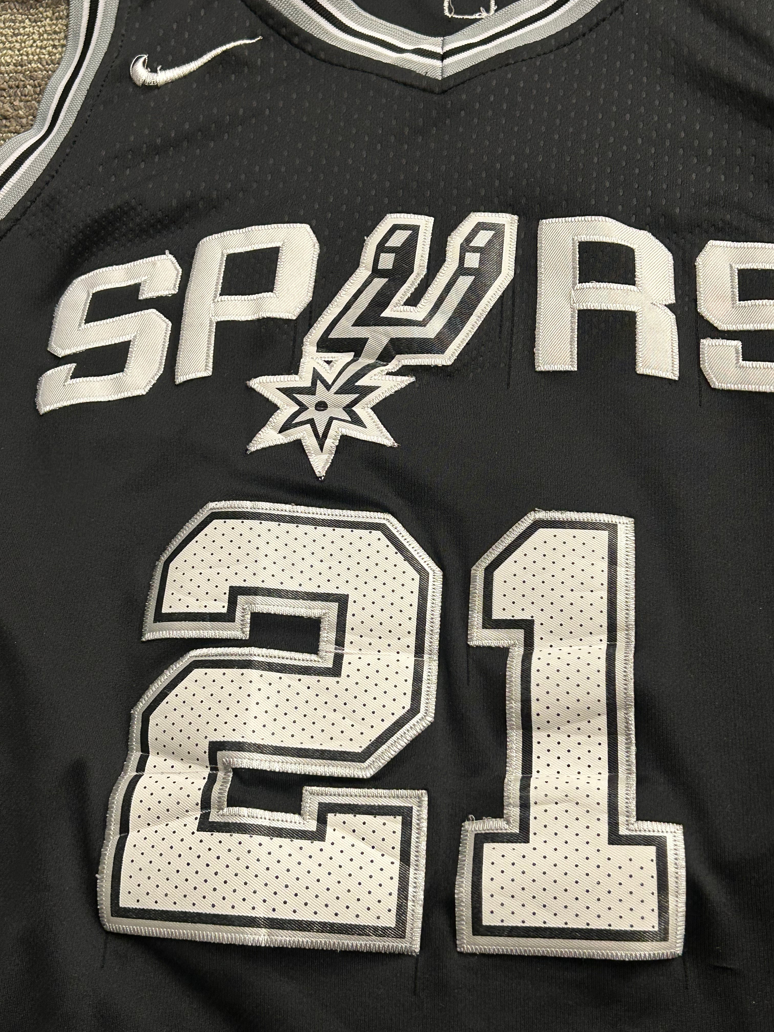 Vintage Nike Tim Duncan Black Jersey Size 50 L/XL San Antonio Spurs Men’s 2001