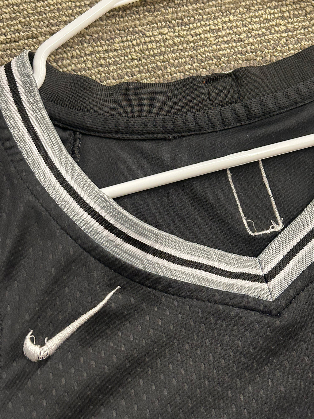 Vintage Nike Tim Duncan Black Jersey Size 50 L/XL San Antonio Spurs Men’s 2001