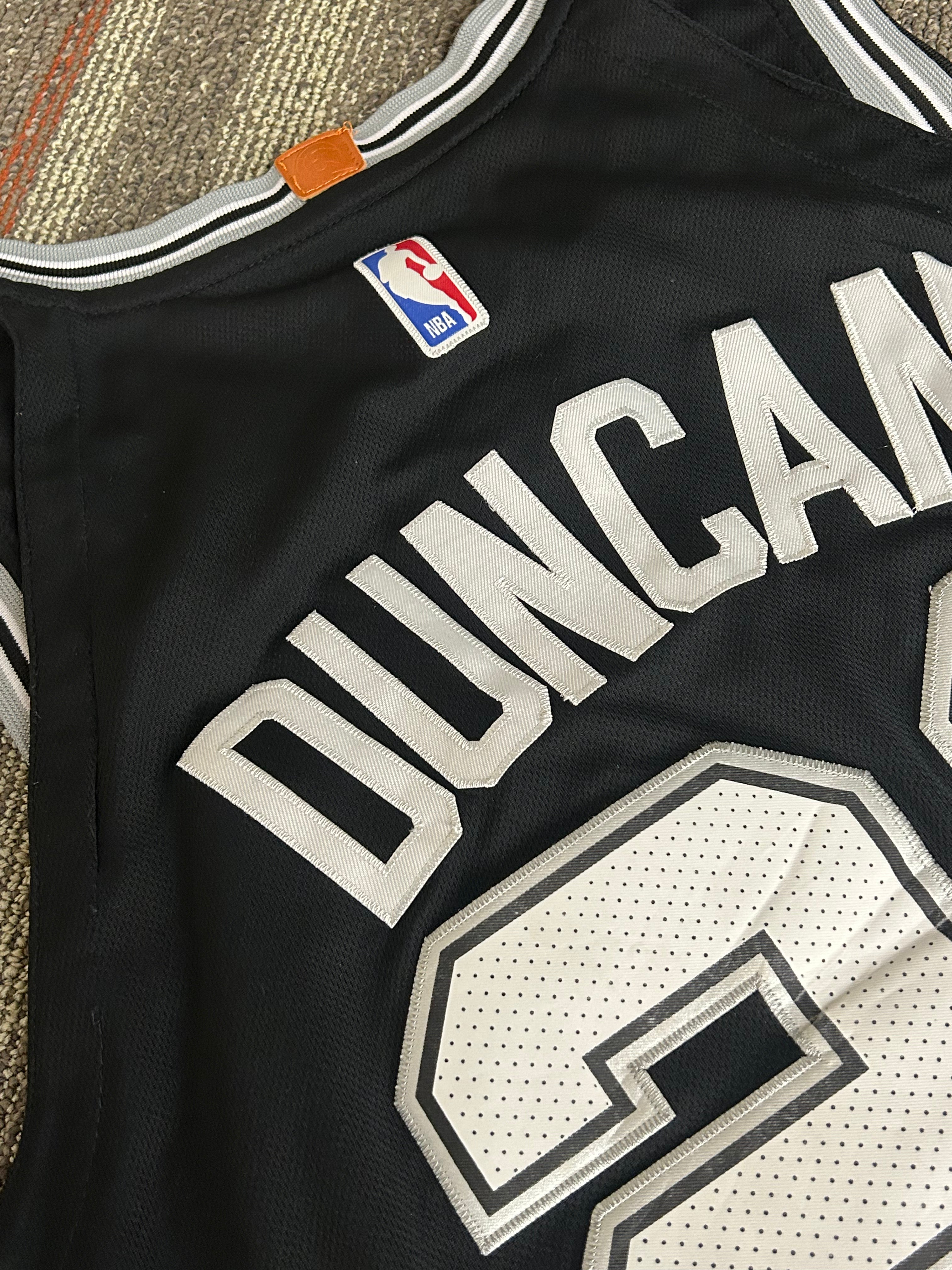 Vintage Nike Tim Duncan Black Jersey Size 50 L/XL San Antonio Spurs Men’s 2001