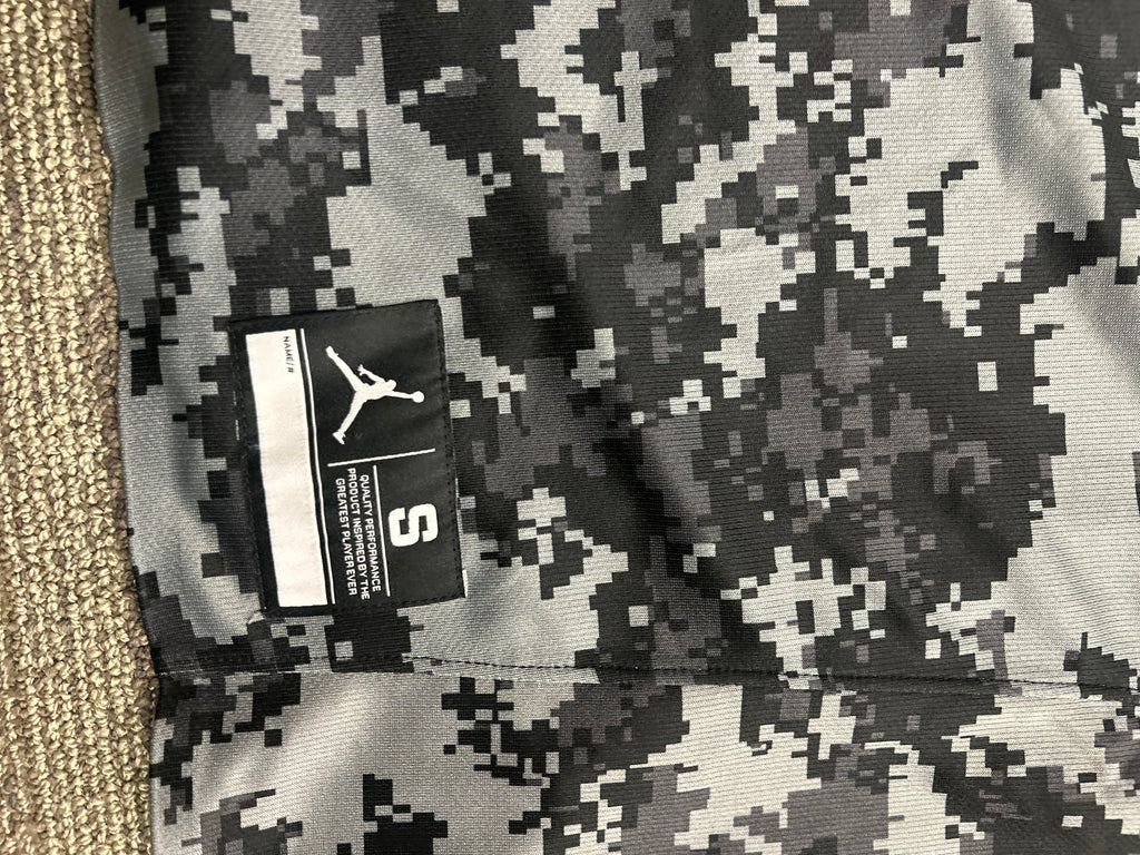 Georgetown Hoyas Jersey Mens Small Gray Camo NCAA Basketball Dri Fit Jordan Nike