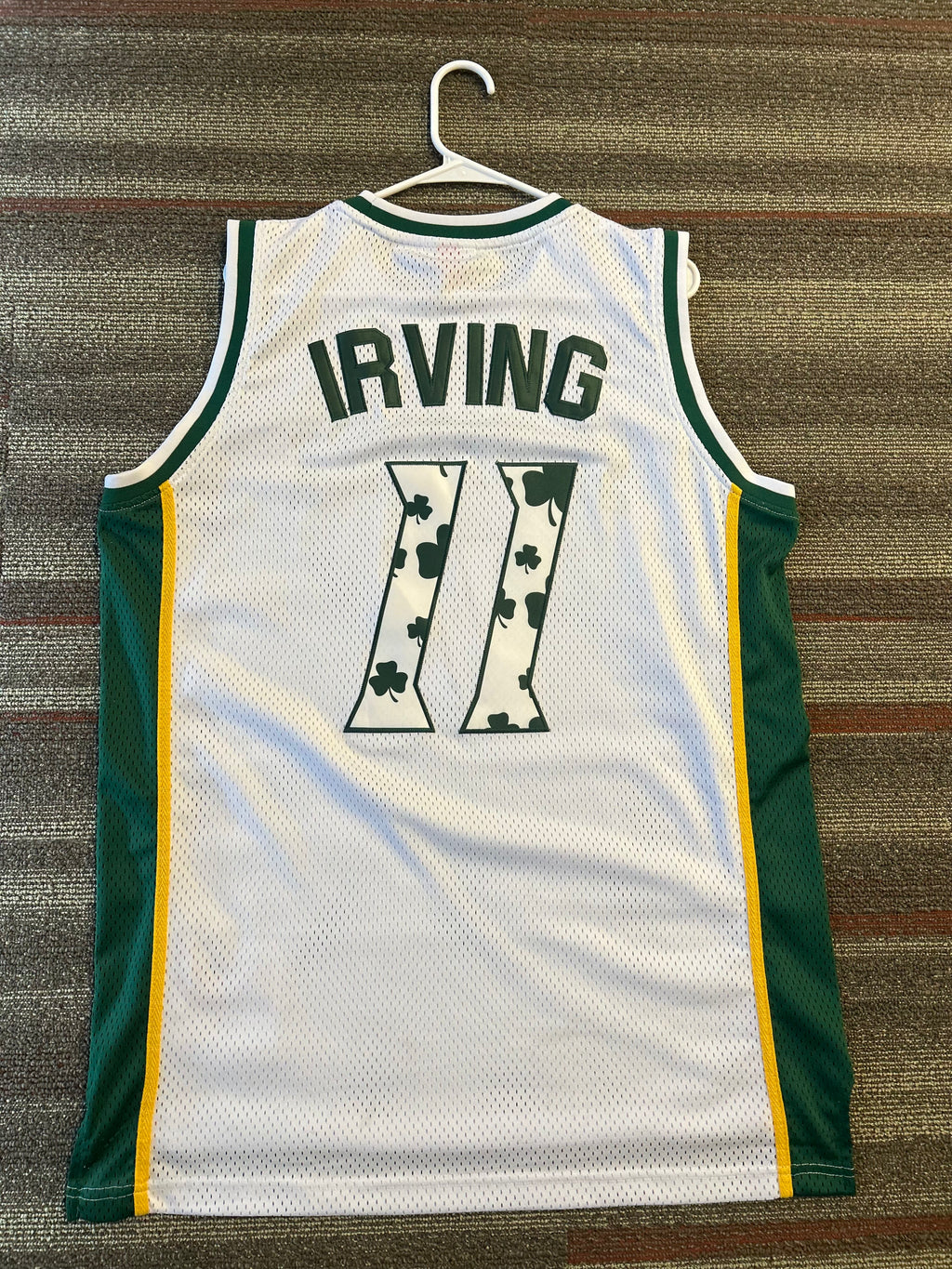 Kyrie Irving XL St. Patrick High School Sz XL Basketball Jersey Headgear Classics