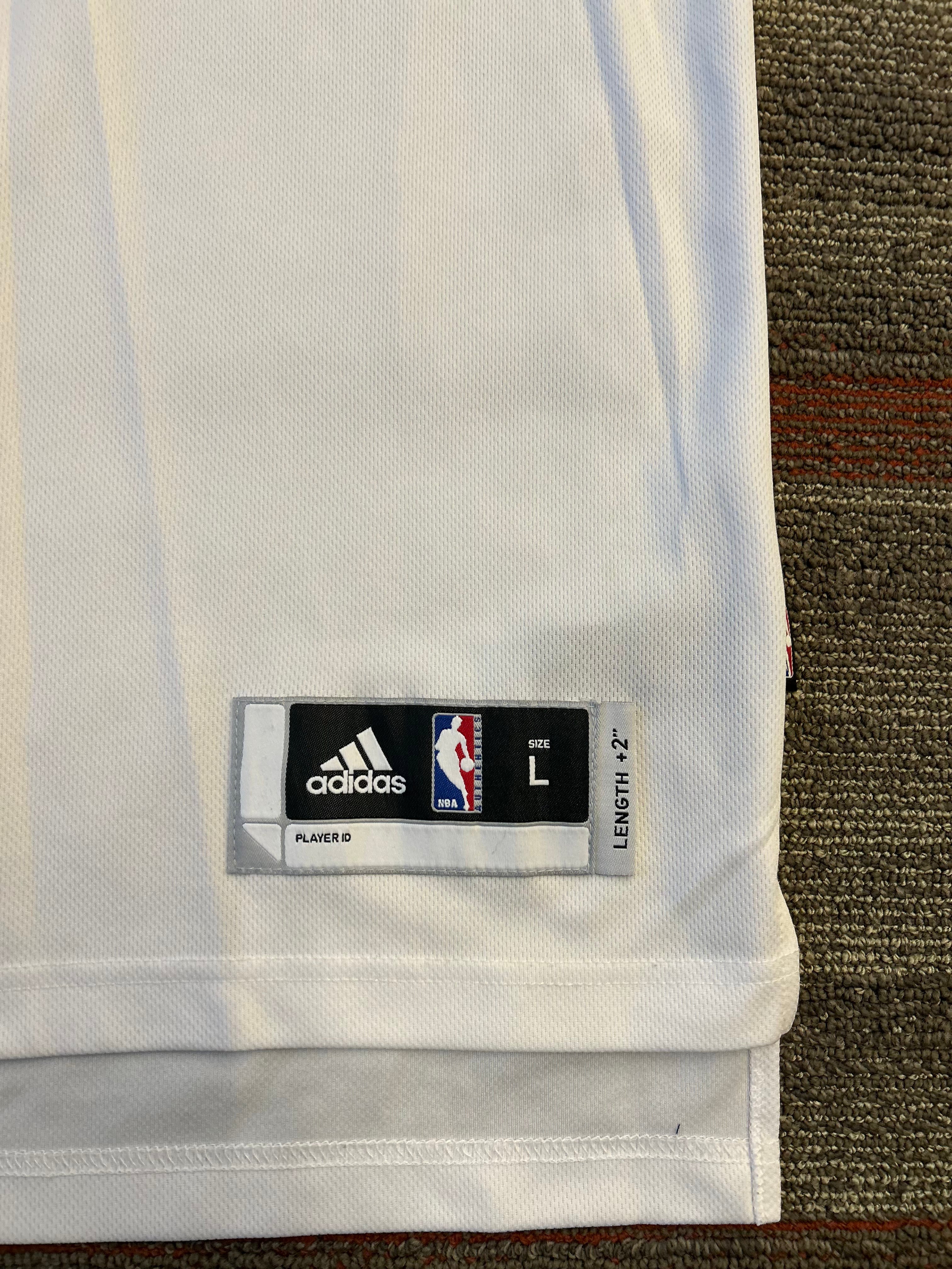 Adidas New York Knicks Carmelo Anthony Jersey Size Large White NBA #7 Authentic