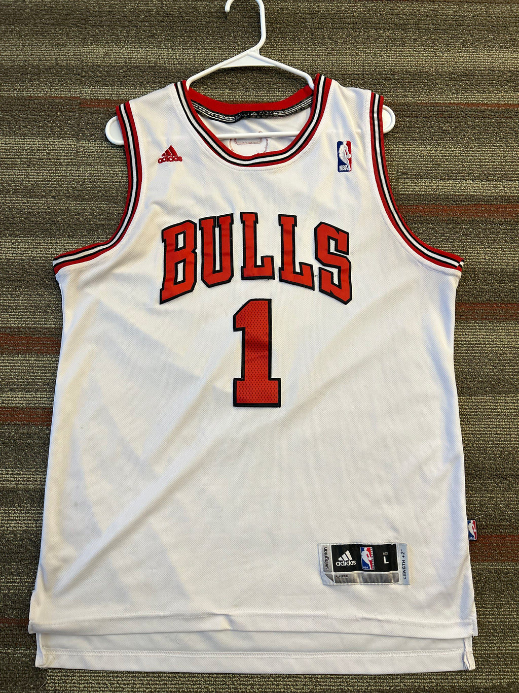 Vintage Adidas Chicago Bulls Derrick Rose Mens Size Large White NBA Jersey #1