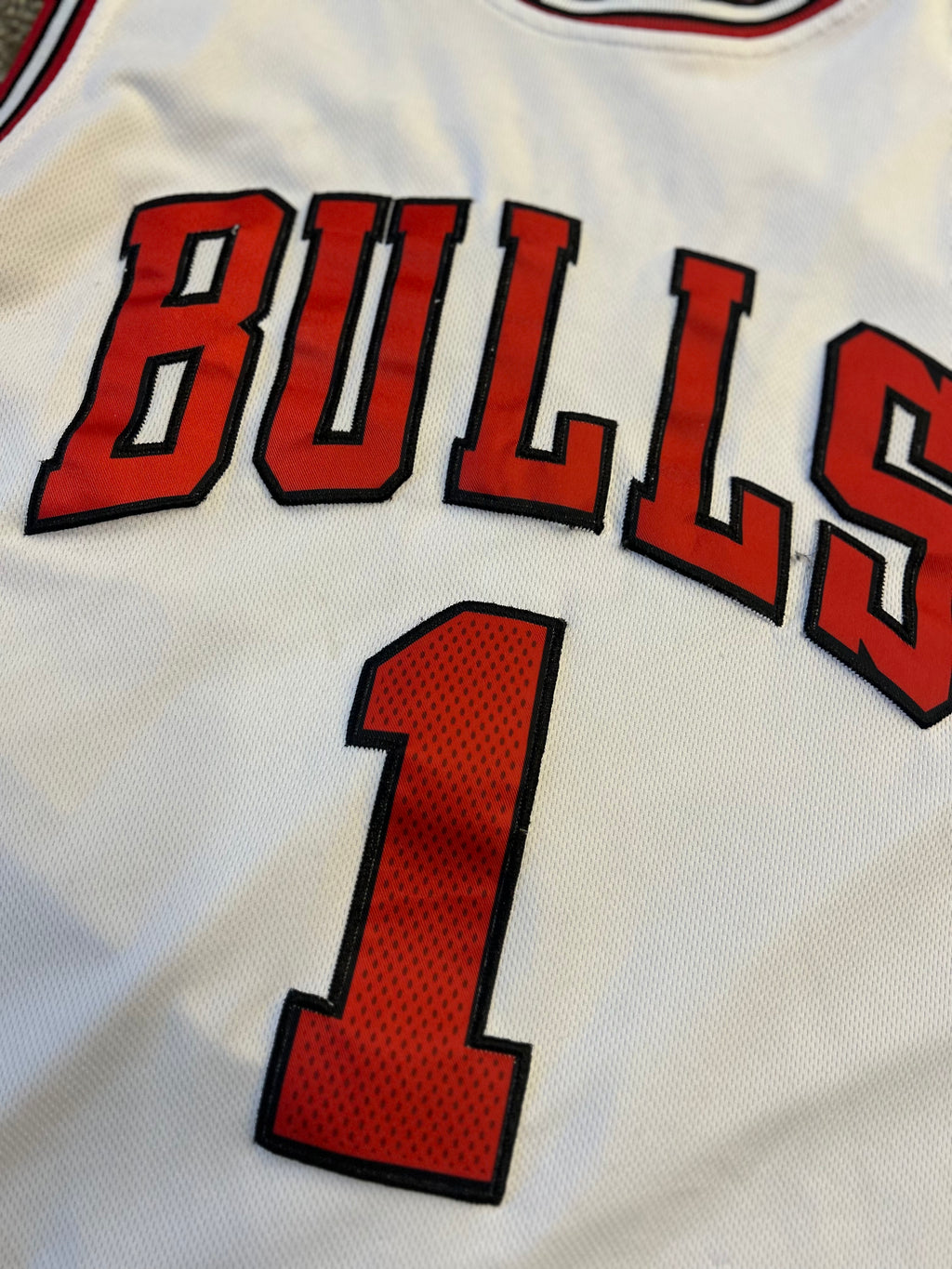 Vintage Adidas Chicago Bulls Derrick Rose Mens Size Large White NBA Jersey #1