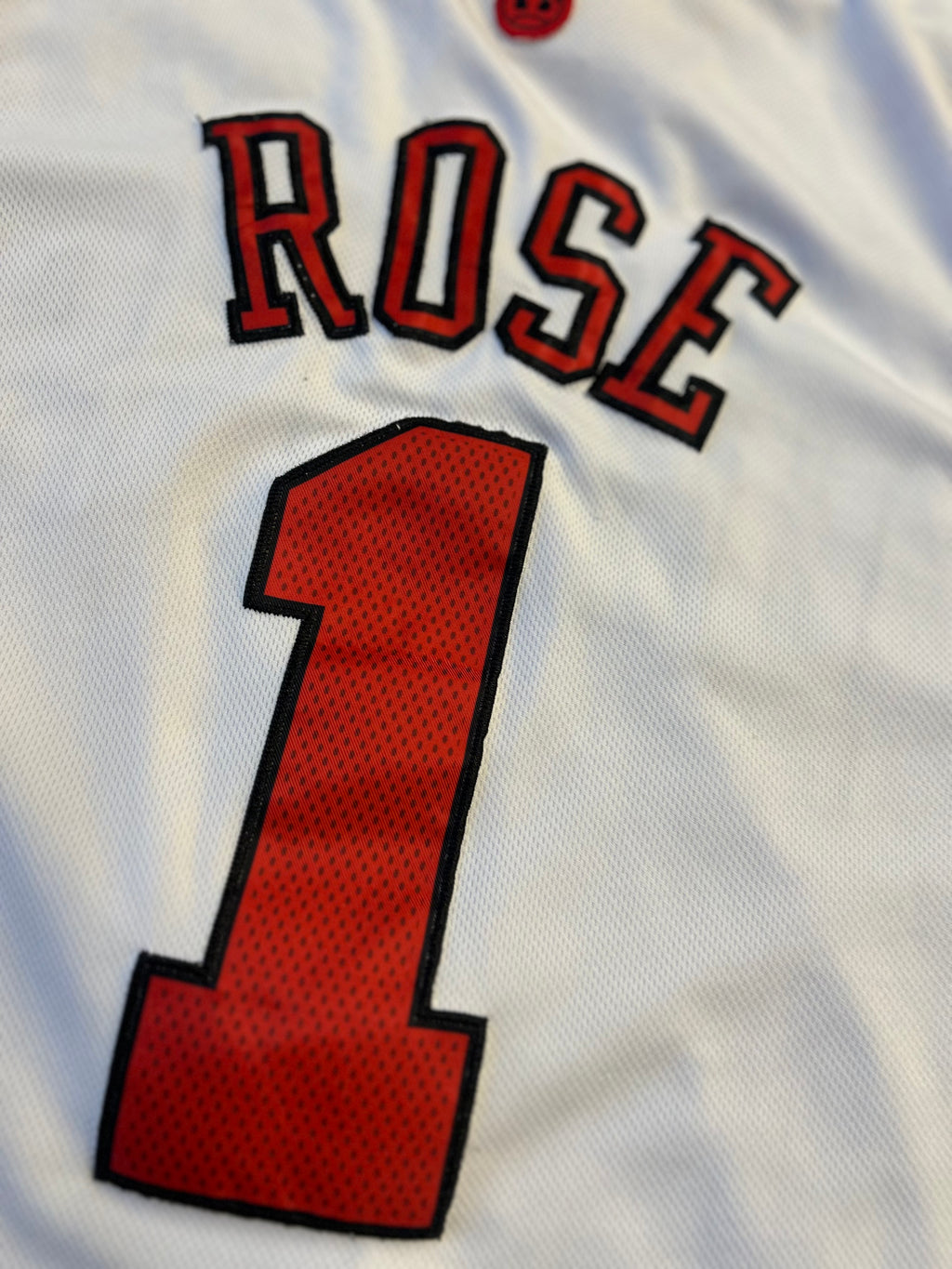 Vintage Adidas Chicago Bulls Derrick Rose Mens Size Large White NBA Jersey #1